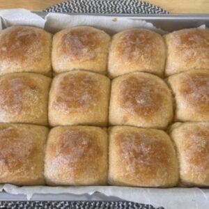 Sourdough Dinner Rolls (12)
