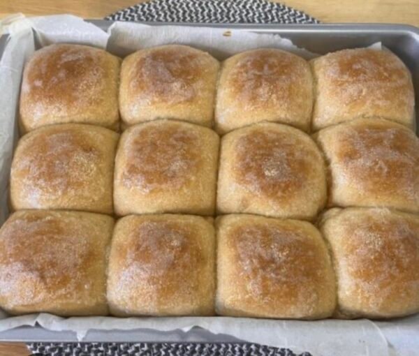 Sourdough Dinner Rolls (12)